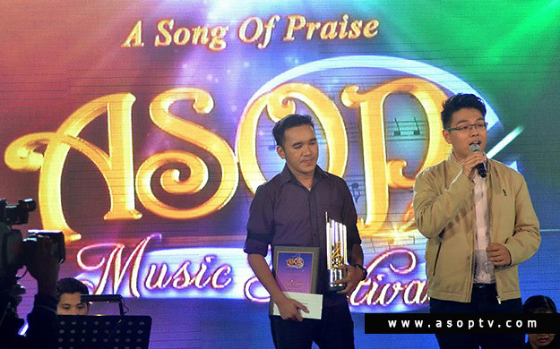 MONTHLY FINALS WINNER: SONG ENTRY: "Pahintulutan Mo" COMPOSER: Leonardo De Jesus III INTERPRETER: Jon Philippe Go (Photoville International)